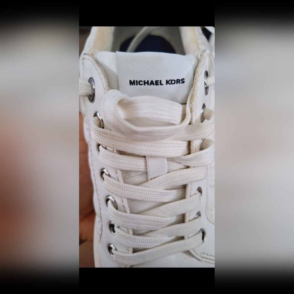 Sneackers - Picture 2 of 2